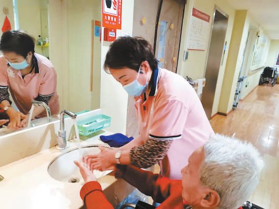 当好老人的"大管家"|养老院_新浪财经_新浪网