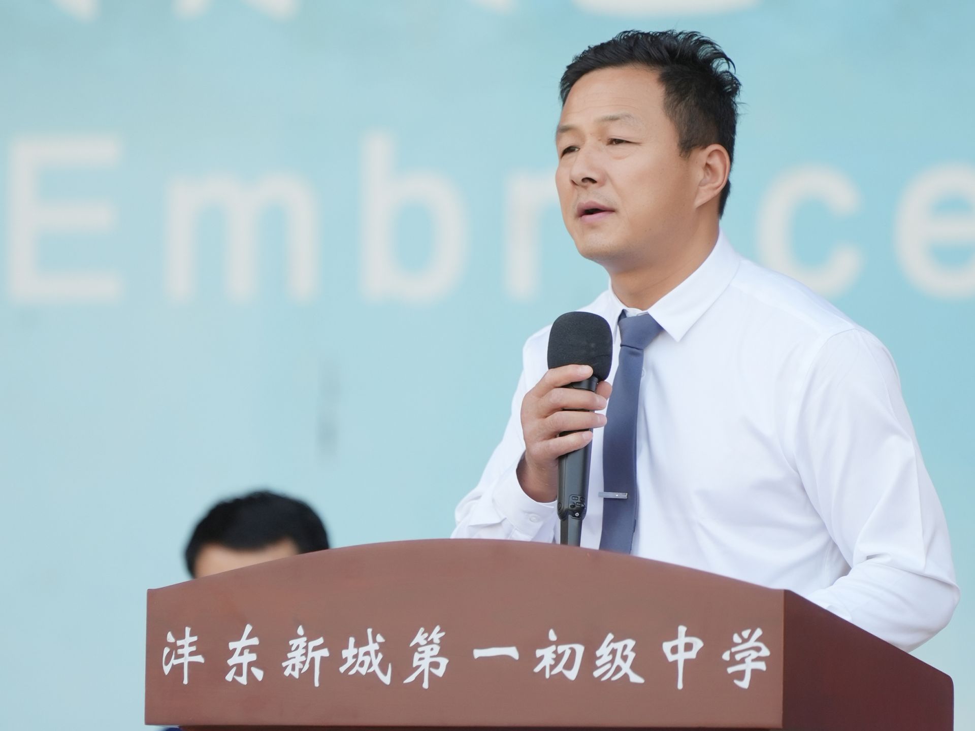 防暴处突方案演练汇报活动在西咸新区沣东第一初级中学举行