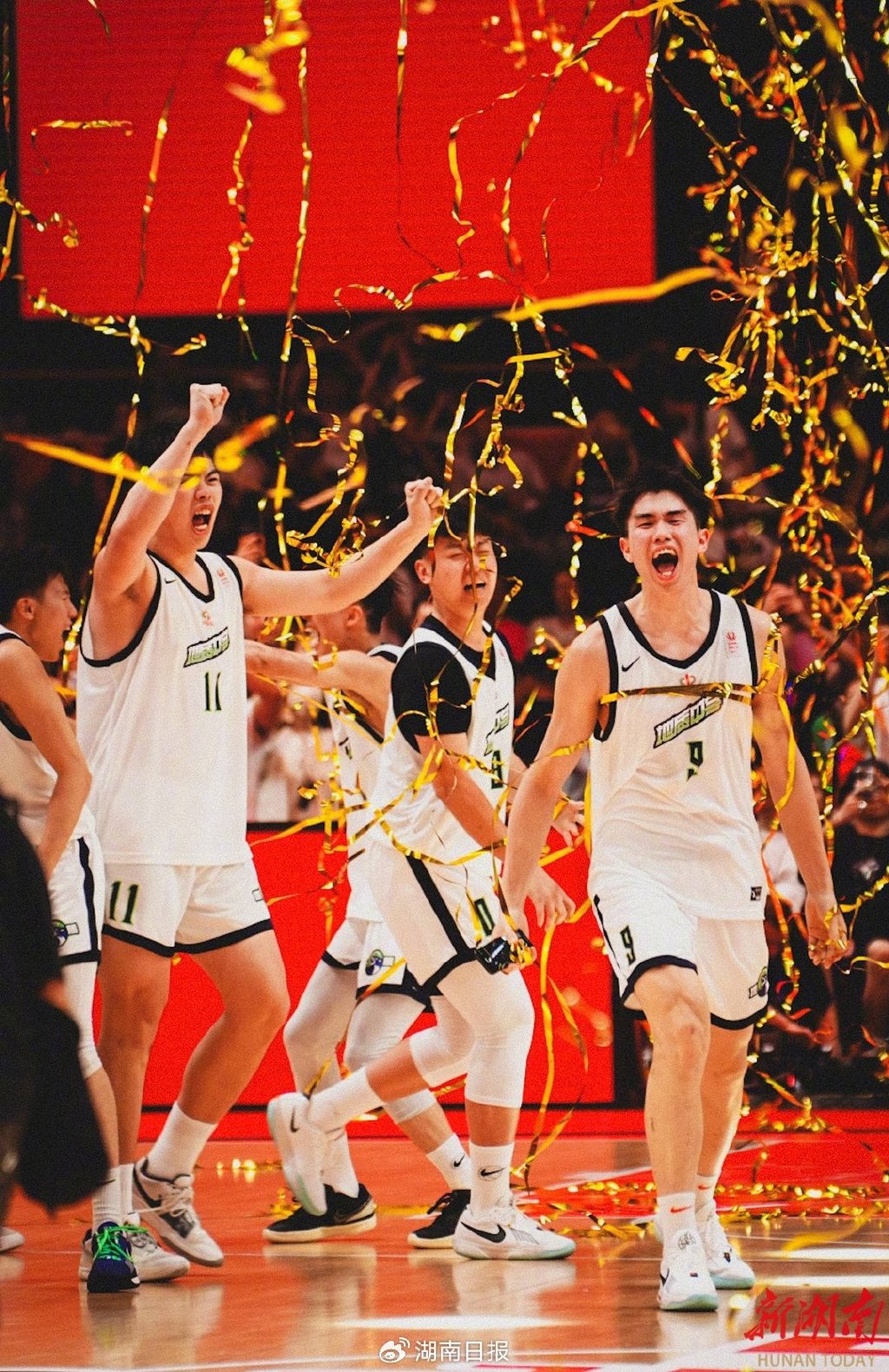 喜报!湖南地质中学男篮拿下"耐高"全国总冠军