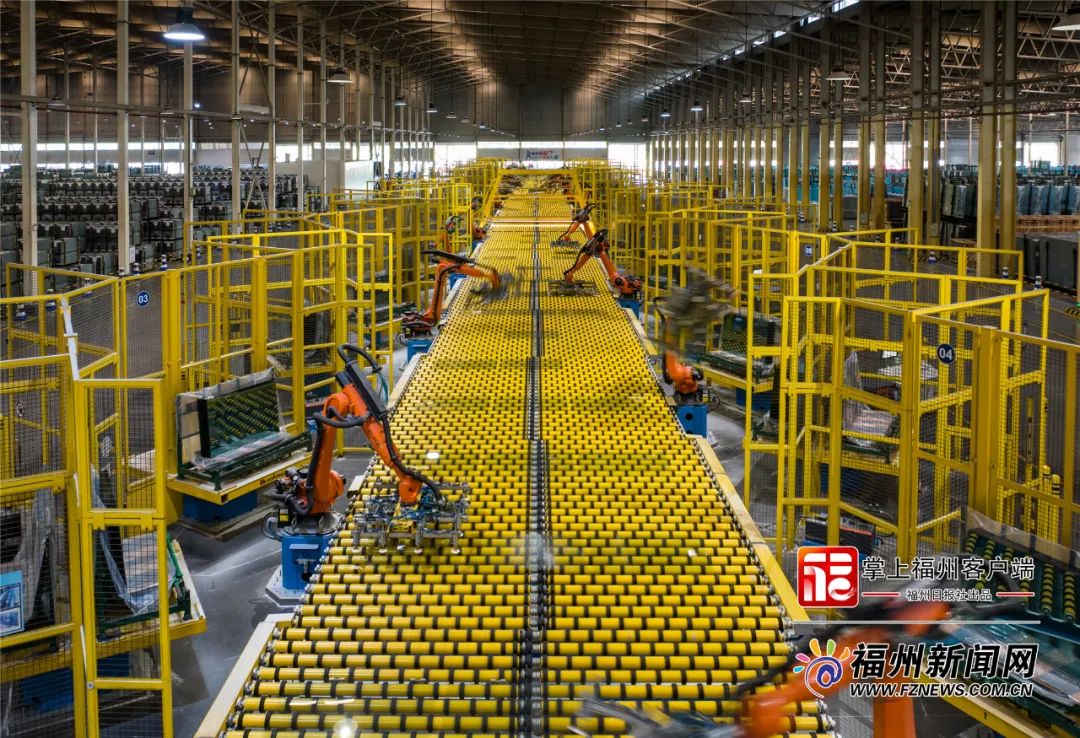 福耀浮法玻璃生产线.林双伟 摄