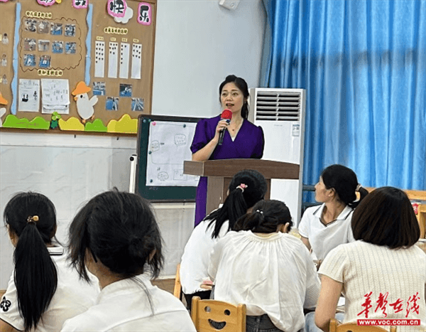 同时,喻波老师强调要立足儿童本位,希望全体教师在今后的游戏活动中