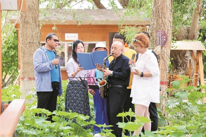 一条路带动千座棚带富一方人