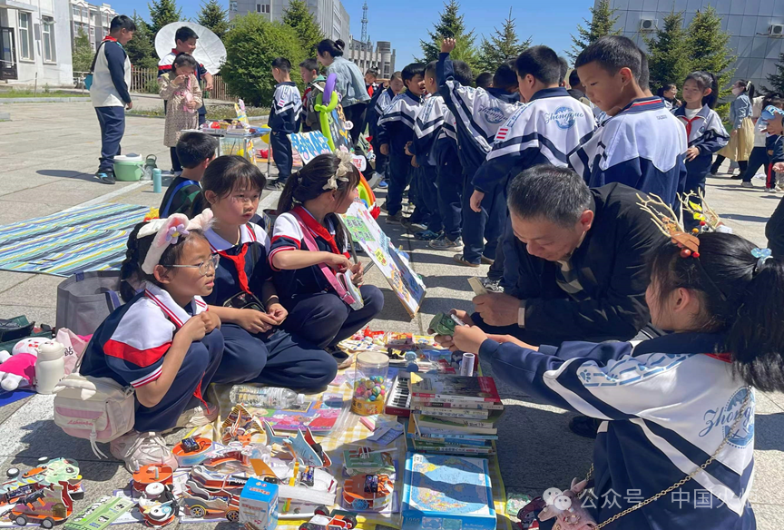 关工委常务副主任张英杰一行,深入宝清县夹信子镇团结村开展助力乡村