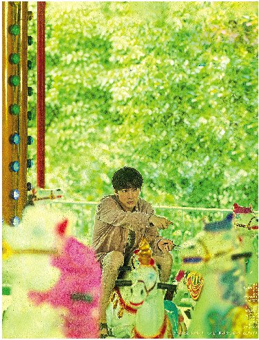 济南报道电影《走走停停》日前发布了"劲爆家常"预告及"自在"角色海报