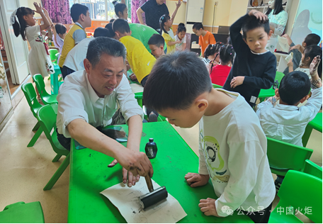 5月15日,重庆市忠县关工委第三片区第五次联席会议在官坝镇召开.