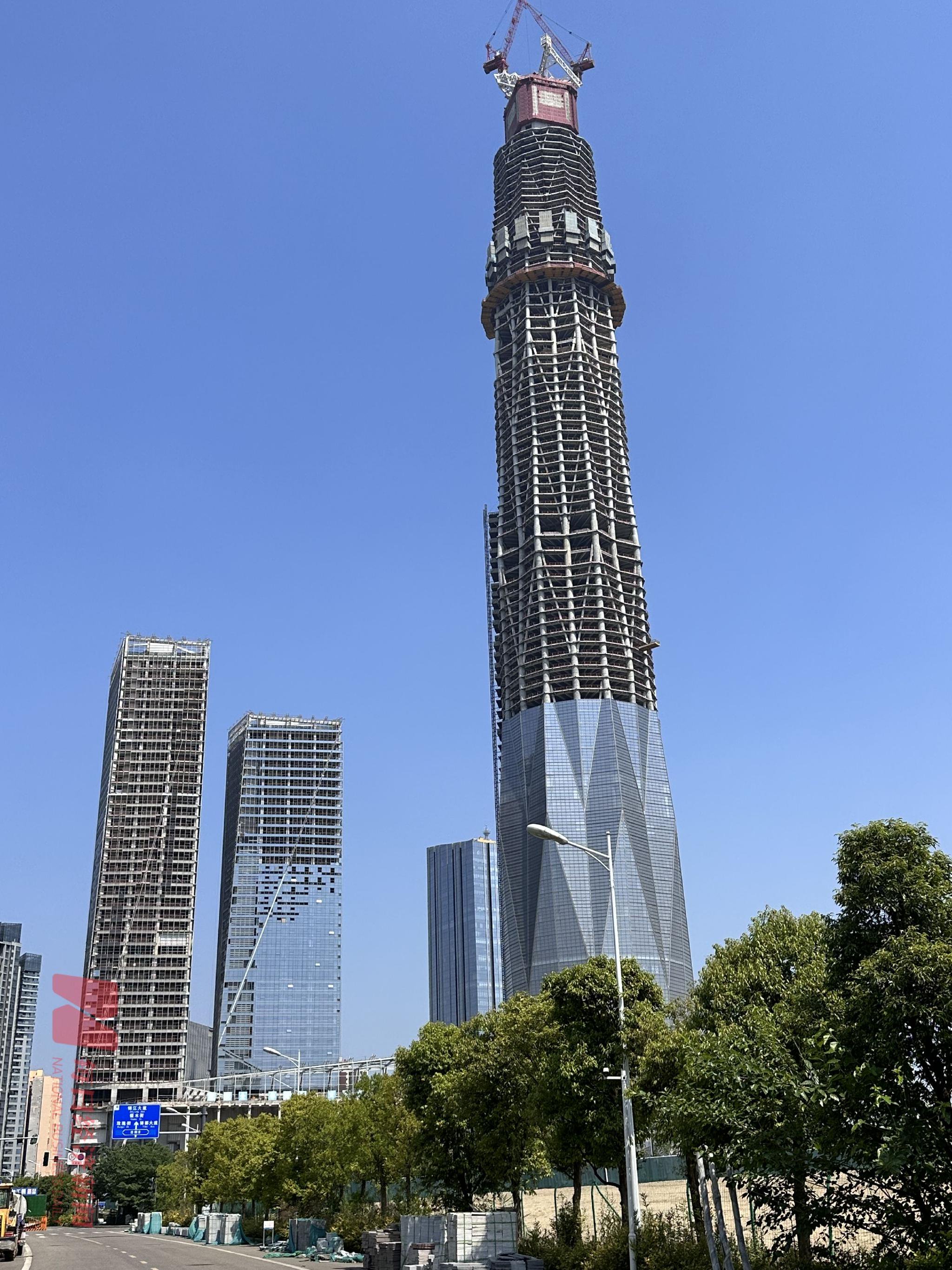 成都绿地468星曜项目迎来复工希望,468米超高层复工仍无期