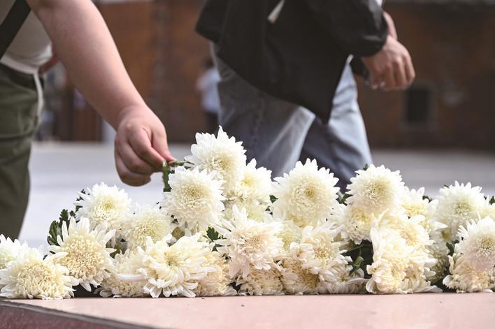 爆炸呼喊犹在耳畔 接续奋斗永记心间