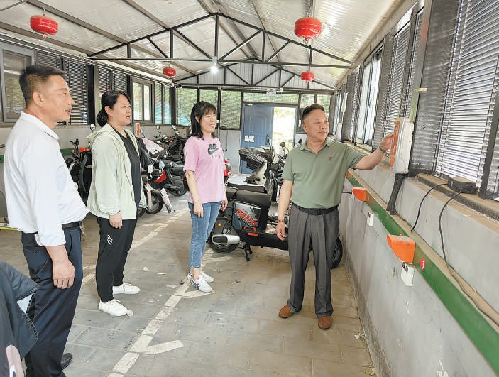 "大党委"破解家门口充电难题