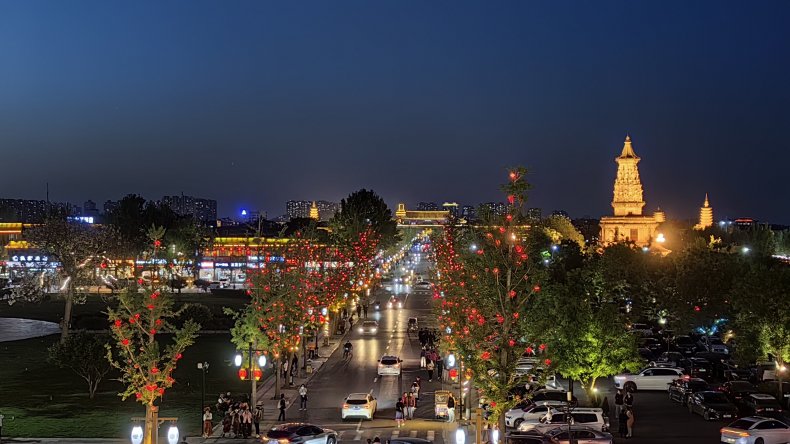 河北省石家庄市正定县是国家历史文化名城.图为正定夜景.