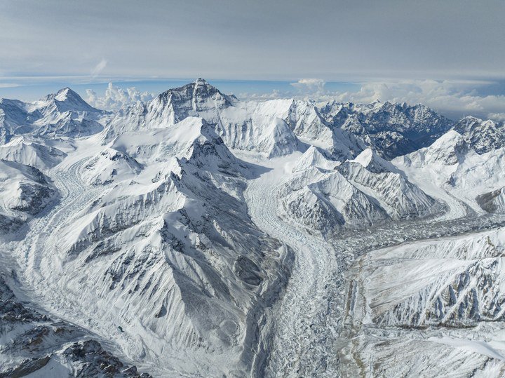 作为世界最高峰,珠穆朗玛峰有着极高
