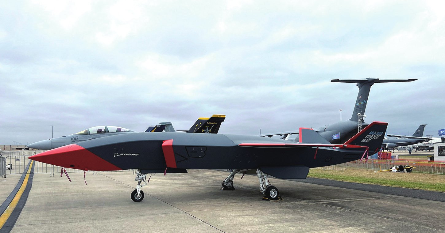 空军部长弗兰克·肯德尔首次搭乘由人工智能(ai)飞行员控制的x-62a