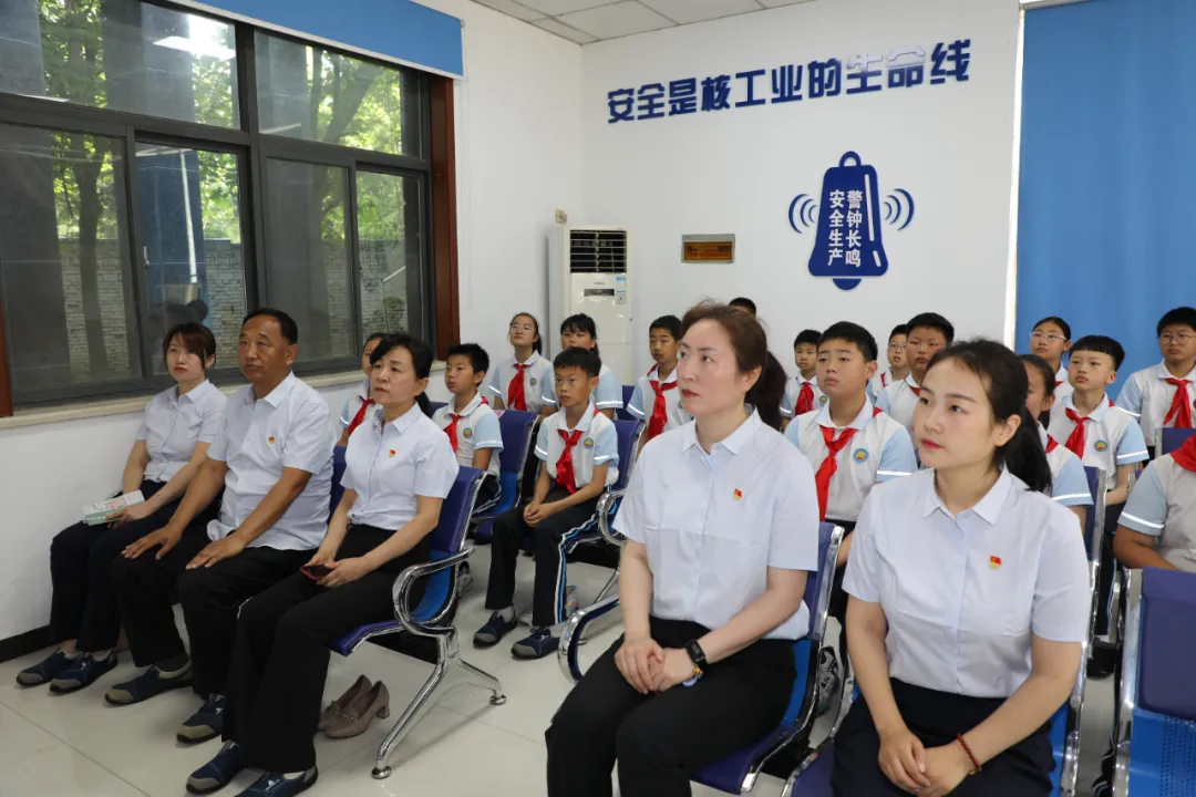 强核报国少年志 创新奉献我先行——未央区西航二校红领巾寻访活动