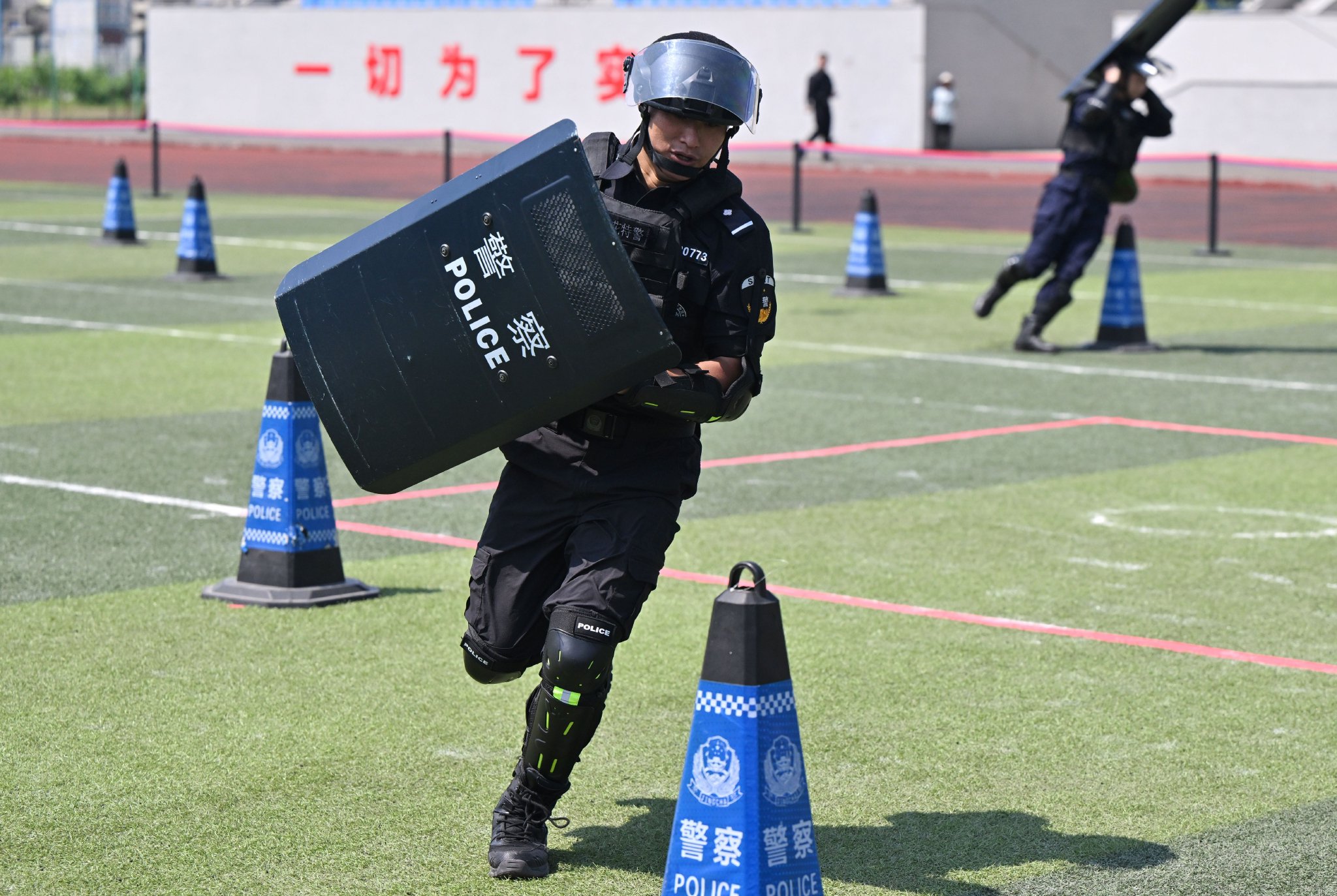 狙击,排爆,武装越野……9大项目贴近实战,四川21市州特警比武开赛!