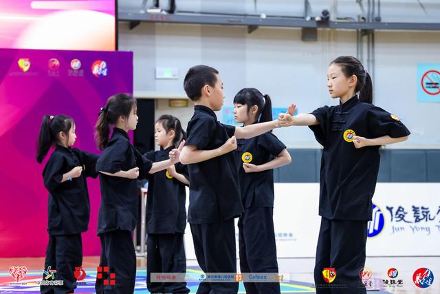 中小学生打咏春拳,一招一式充满力量和美感