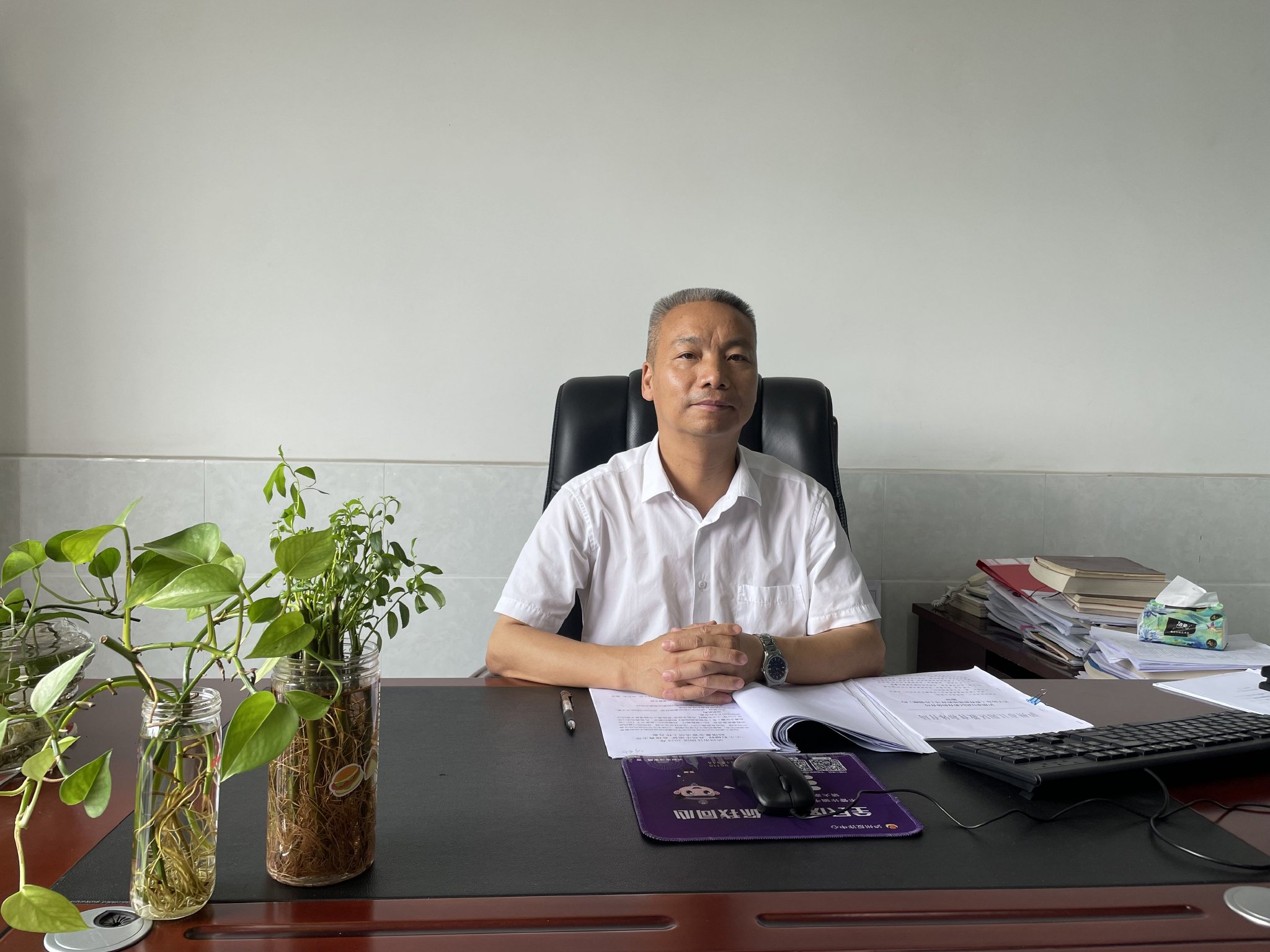 中职名校 匠心铸就出彩人生|泸州市江阳职高党委副书记,校长何龙飞就