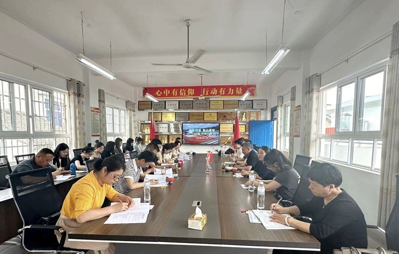绩溪县扬溪镇中心小学举办"绿影扬溪 魅力课堂"三县五校教学研讨活动