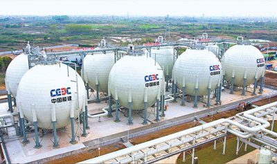 湖北应城，世界首台（套）300兆瓦级压缩空气储能电站并网。余健兵摄