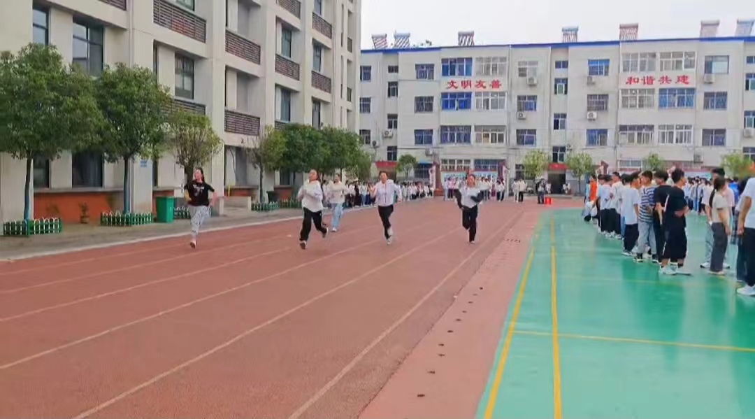 运动燃激情,青春展风采——方城县实验初中成功举办七年级体育过程性