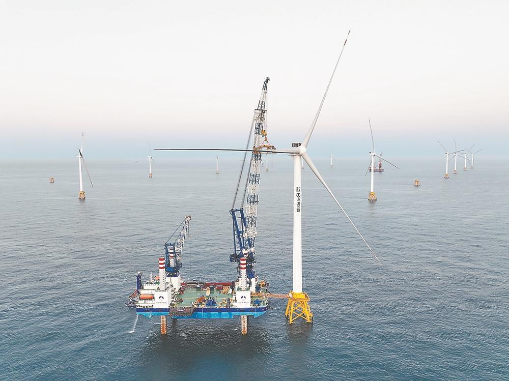 首台批量示范应用的16兆瓦海上风机在漳浦完成安装