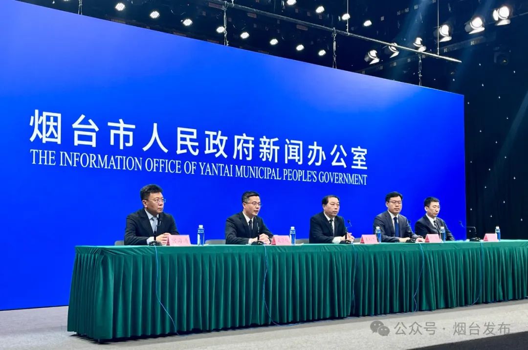 海阳市委常委,副市长梁景俊介绍丁字湾新型能源创新区发展情况