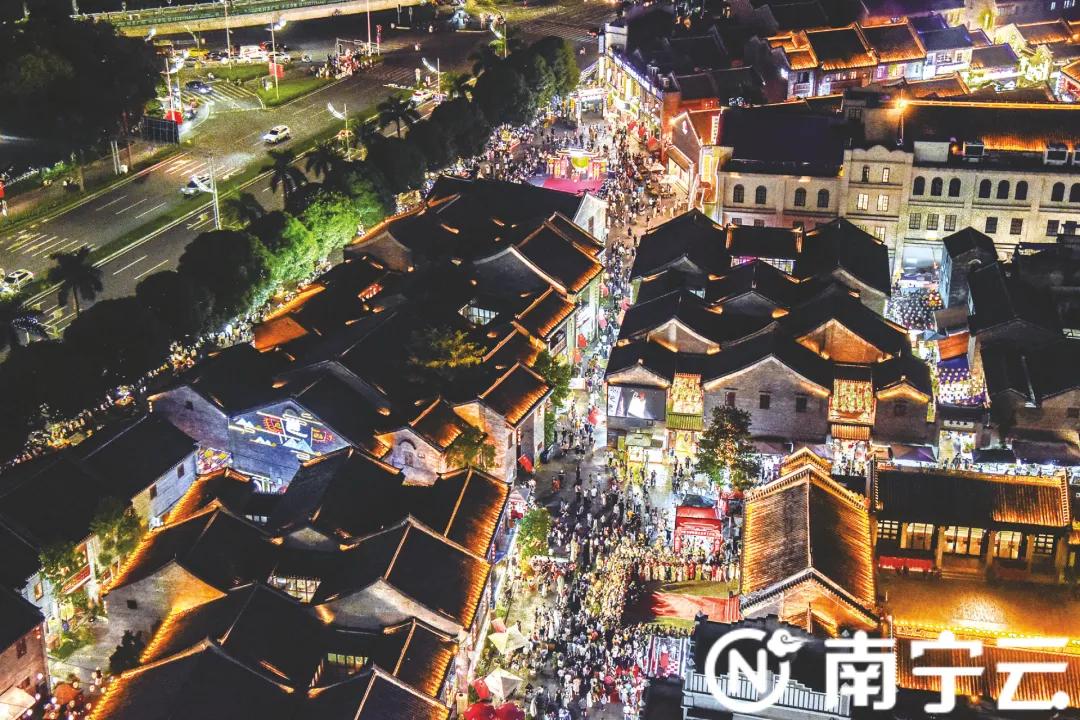 轻奢躺,炫果乐,水缤纷,茶馥郁……夏日的南宁还能这么好玩!