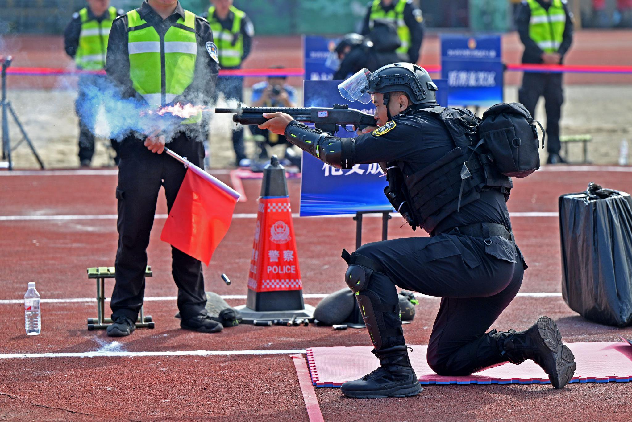 狙击,排爆,武装越野……9大项目贴近实战,四川21市州特警比武开赛!