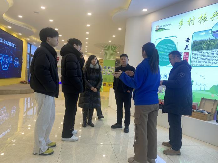 西京学院:学子力量助力乡村振兴 践行黄花产业责任