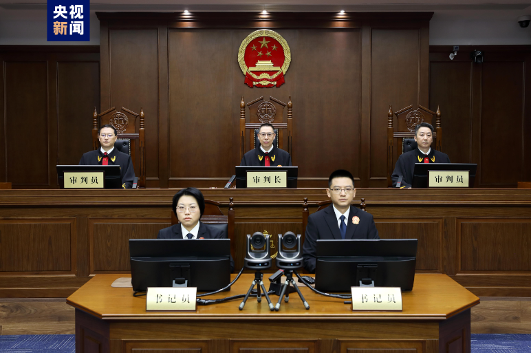 黔东南州委常委,副州长,铜仁地委副书记,行署专员,贵阳市委副书记