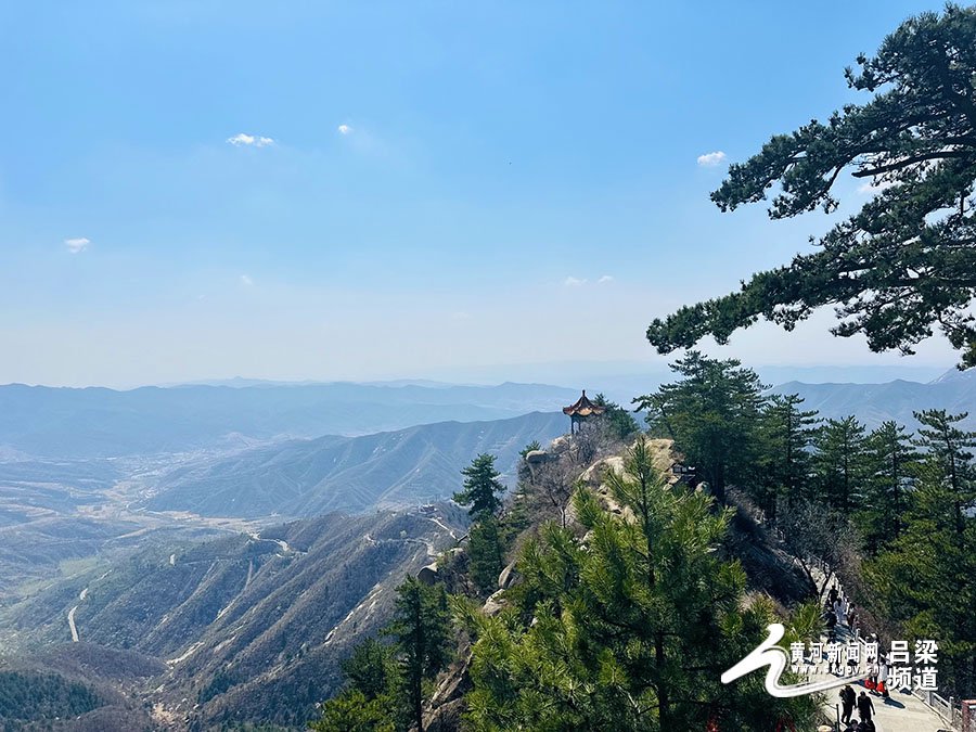 方山县 北武当山 梁燕则摄