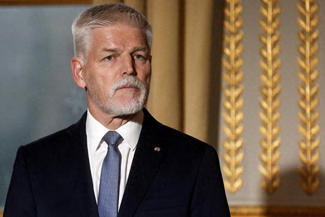 捷克总统骑摩托车受伤入院观察