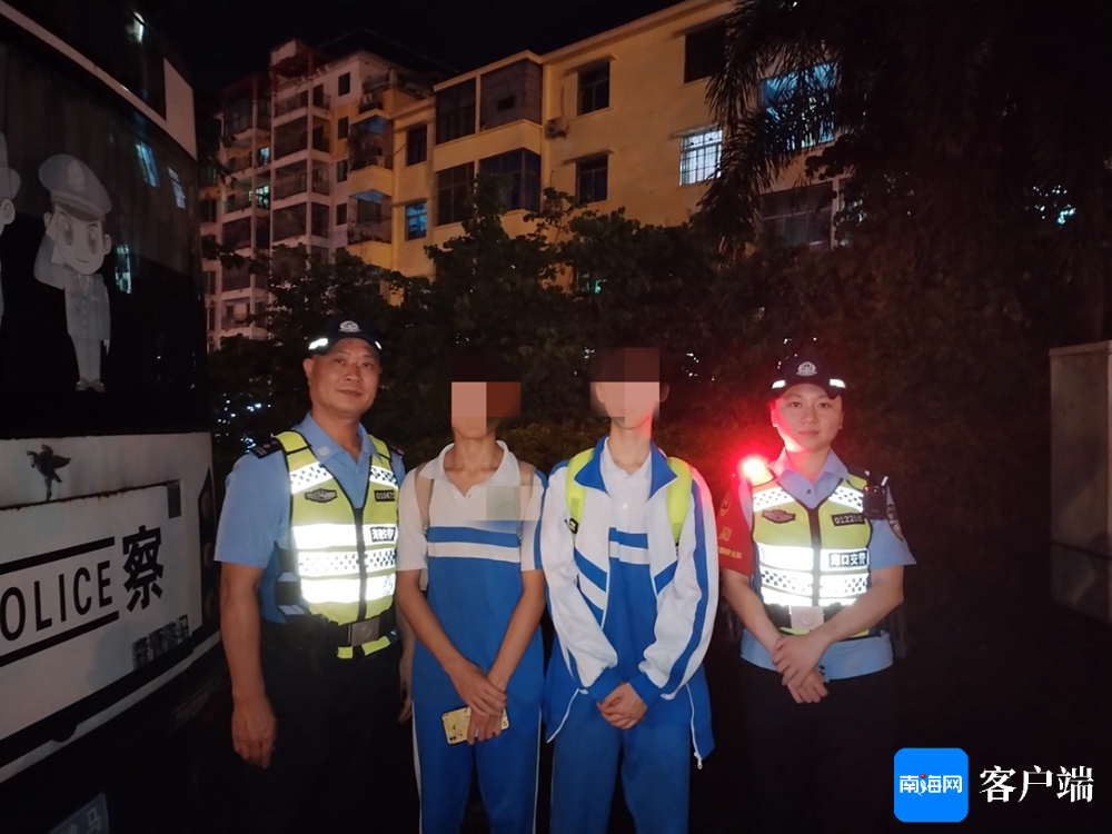 海口公安交警开展非机动车交通违法夜间整治统一行动