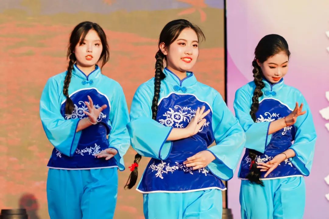 的南泥湾》灞桥区东城第五小学舞蹈《响扇》五环中学合唱社团小合唱