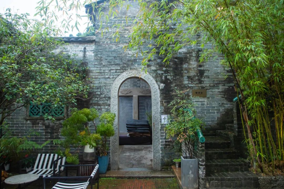 遵循有机更新,自然生长,艺术引领,大众参与的原则,使得古建筑的保育和