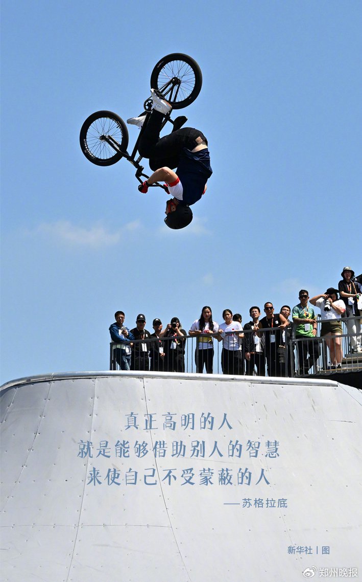 很多人可能没听过"卡波酱"的名字,但肯定用过它的表情包:一只侧着脑袋