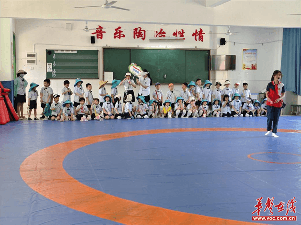 大地幼儿园师生到隆回县梨子园实验学校开展幼小衔接活动