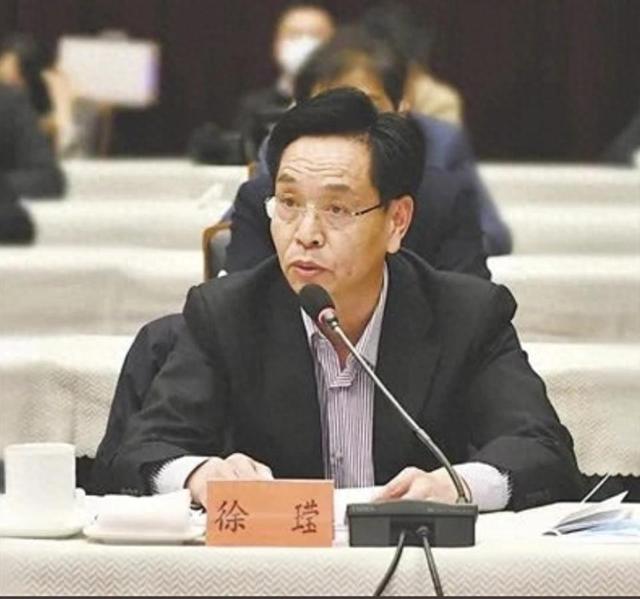 国家烟草专卖局一副局长任上被查 其67岁"老领导"上月被开除党籍