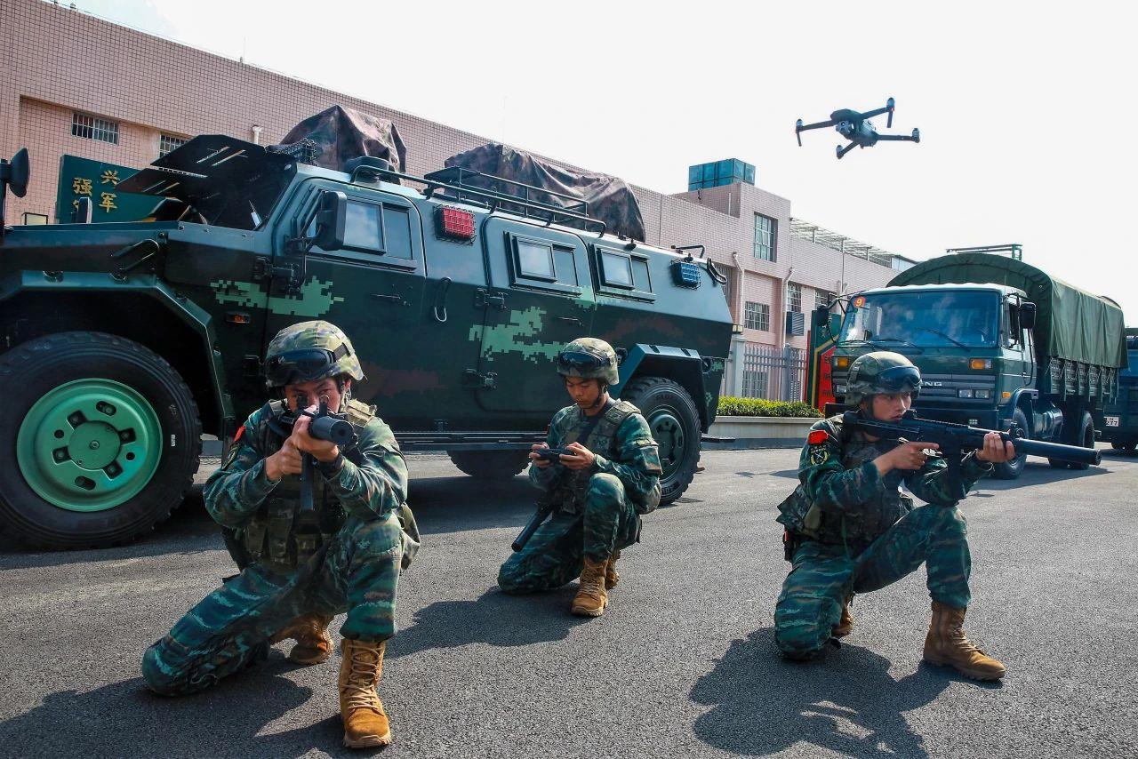 大片来袭!直击武警官兵反劫持演练现场