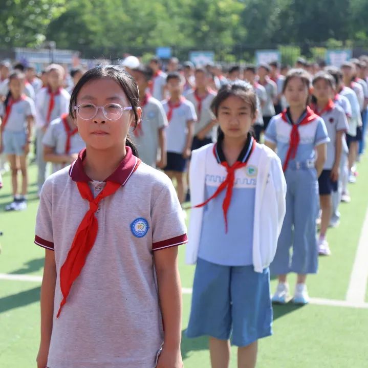 以"演"筑防 以"练"护航 ——西安市浐灞第十六小学消防应急疏散演练