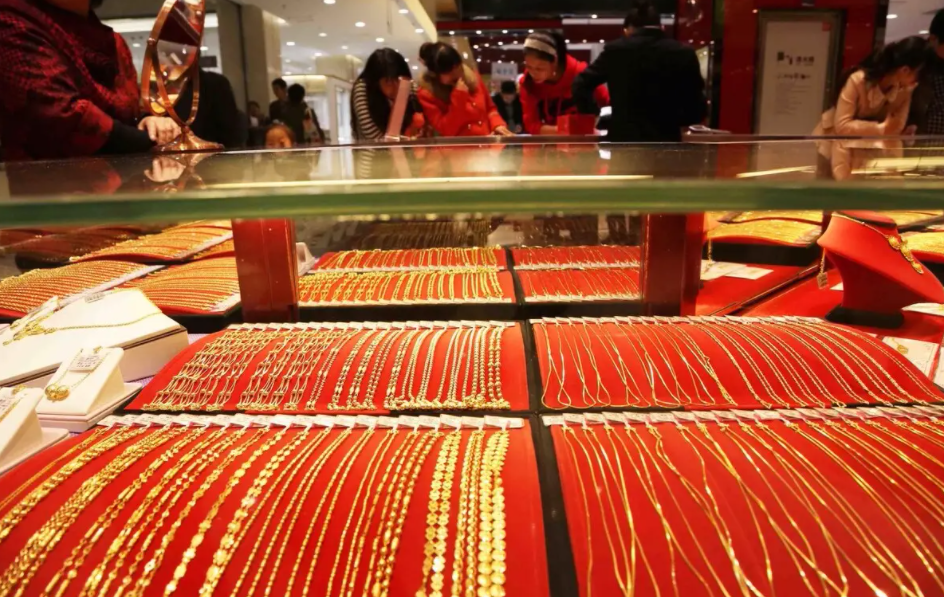 商场最贵"土特产",狂揽14亿|老铺黄金_新浪财经_新浪网