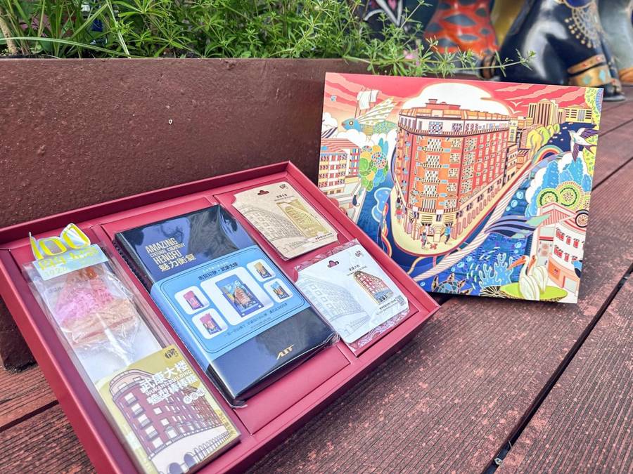 大楼雪糕,武康大楼数字藏品,衡复露台系列胸针等文化体验和文创产品