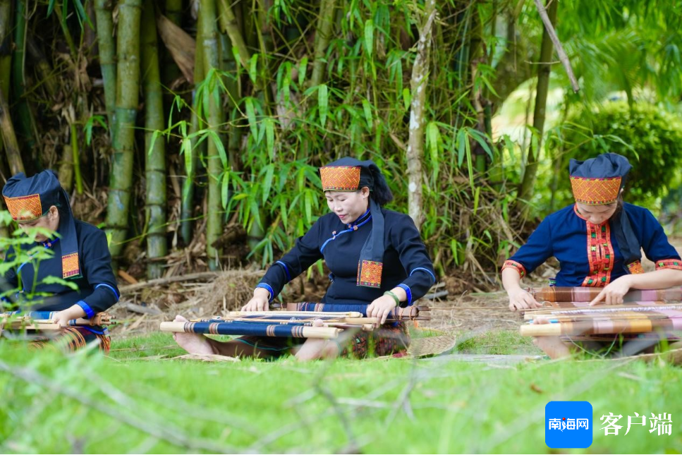 三亚"非遗"黎锦传承人吉菊莲:匠心传承薪火 指尖织就未来