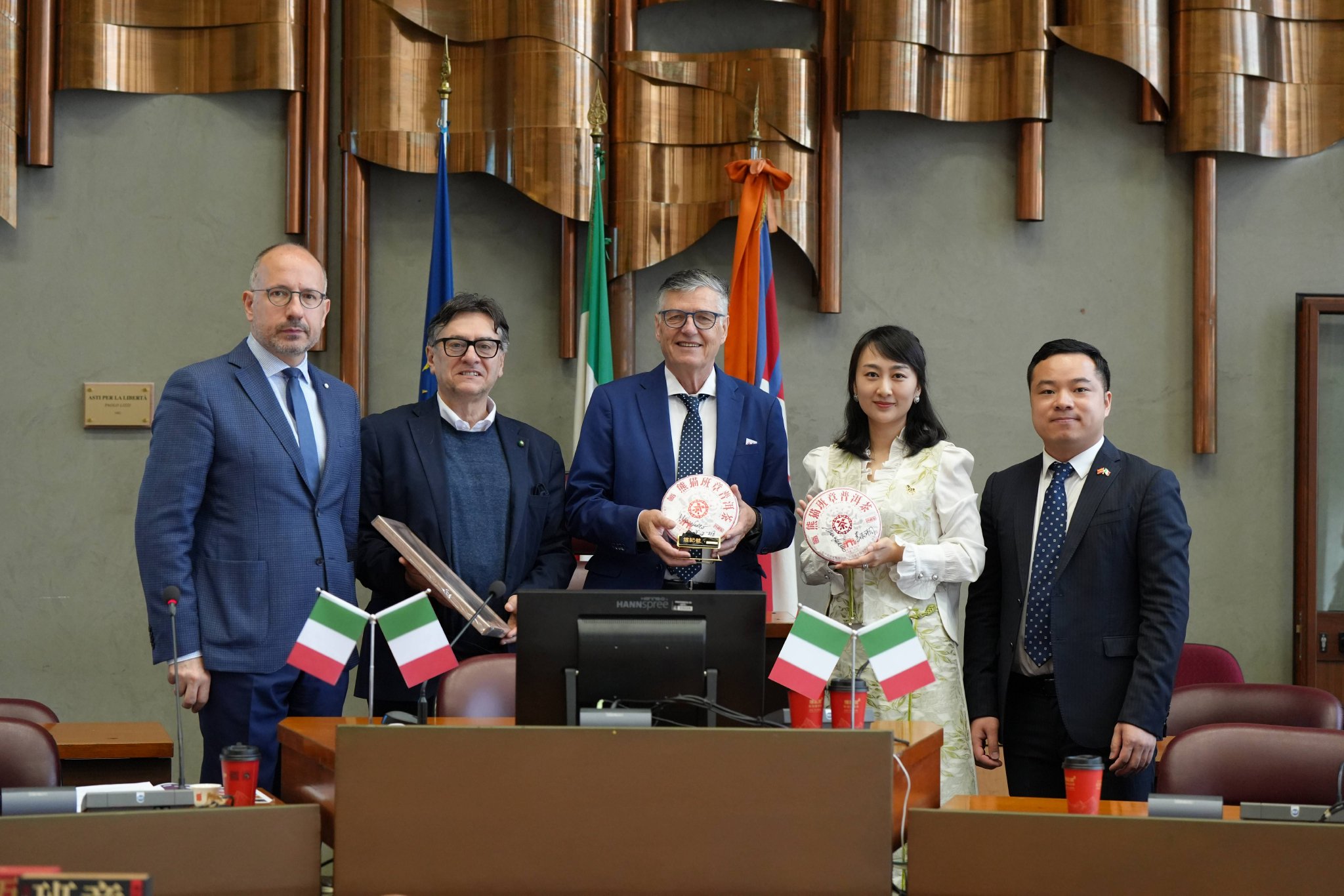 八马信记号携世遗茶礼亮相意大利阿斯蒂，再次闪耀国际舞台|意大利_新浪财经_新浪网