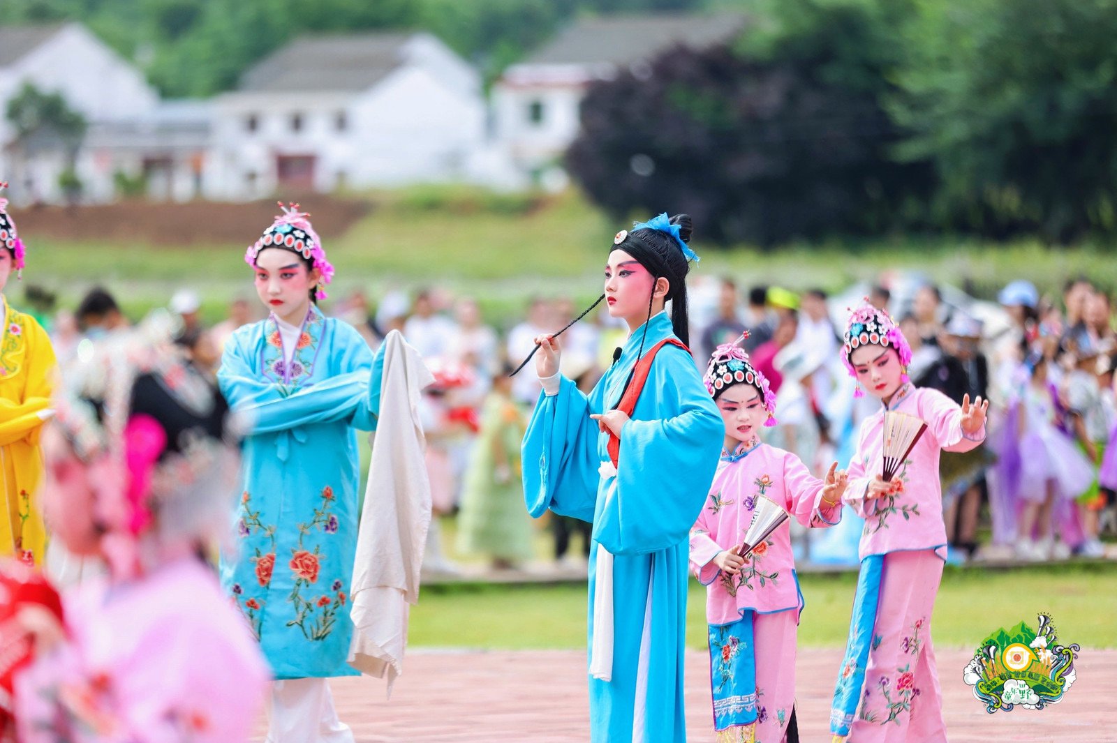 关中忙罢首届儿童艺术节开幕