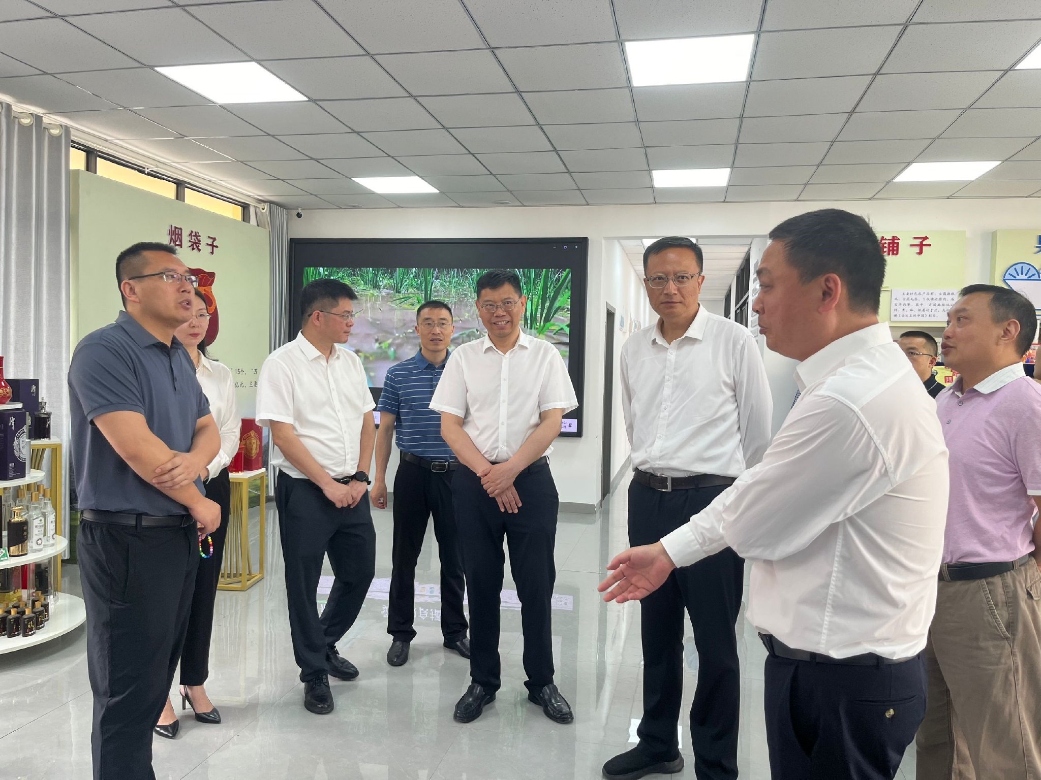 四川省供销社党组副书记,监事会主任肖小余带队莅泸开展2024年专题