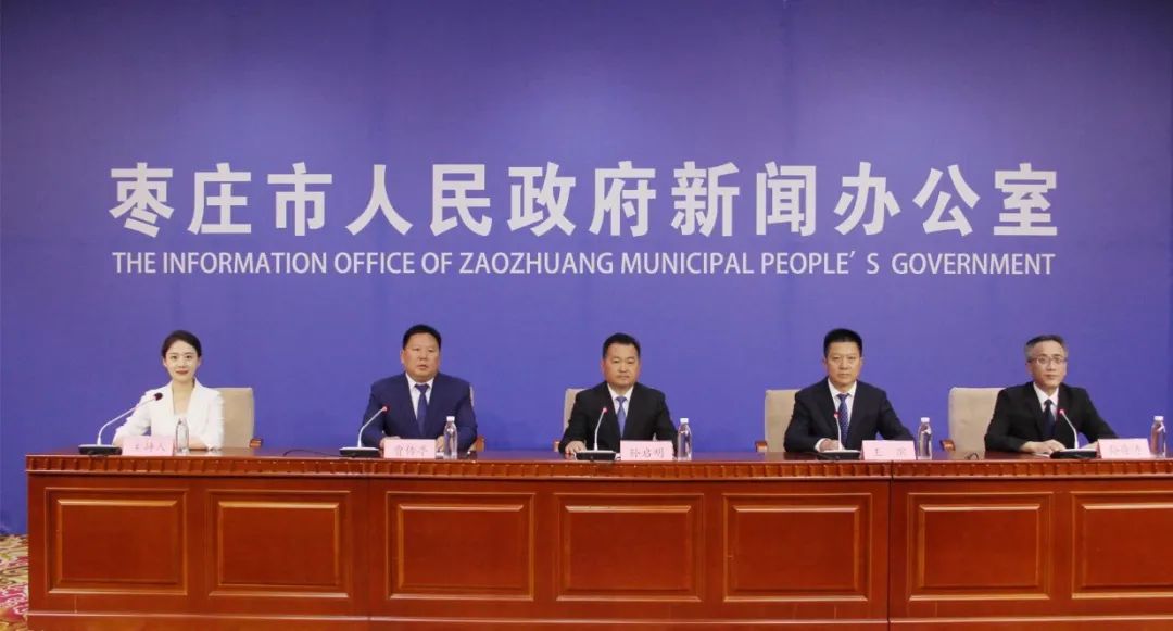 交通运输服务中心主任贾传亭 山亭区交通运输局党组书记,局长王 滨