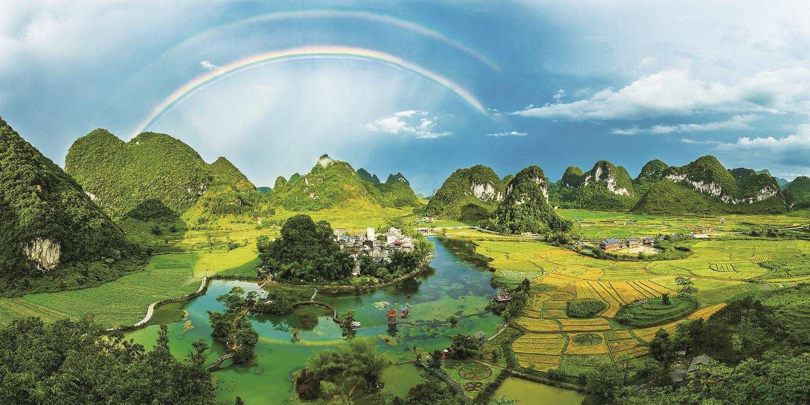 穿梭千里边关山水画廊