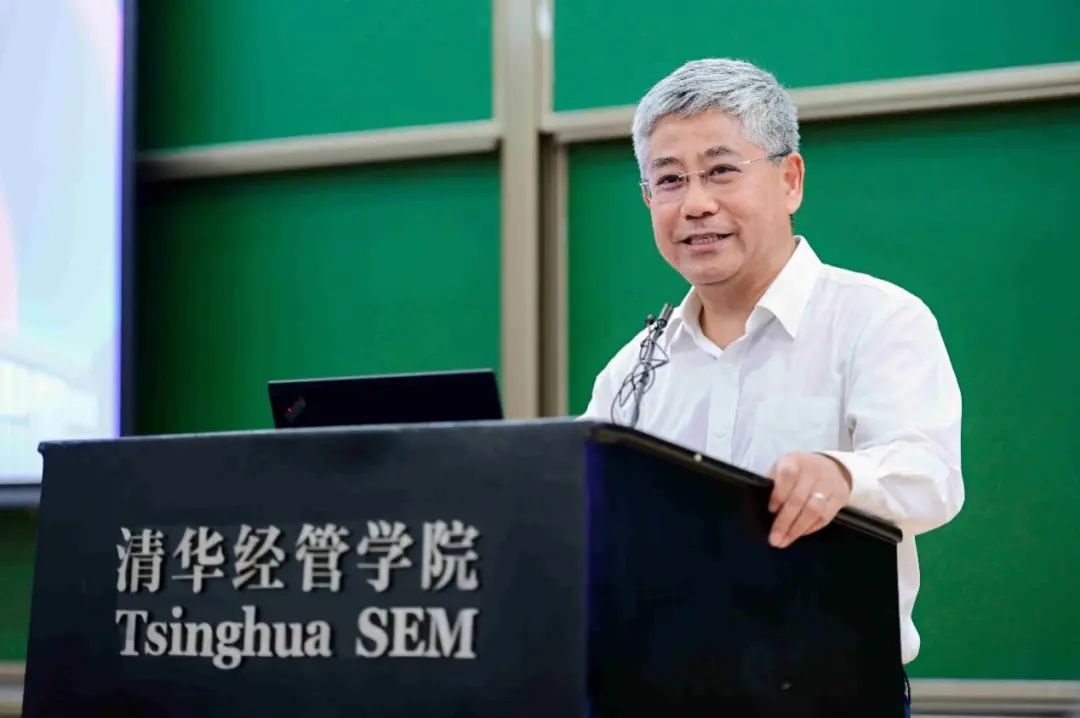 清华大学文科资深教授白重恩:为中国经济稳健航行提供智慧罗盘