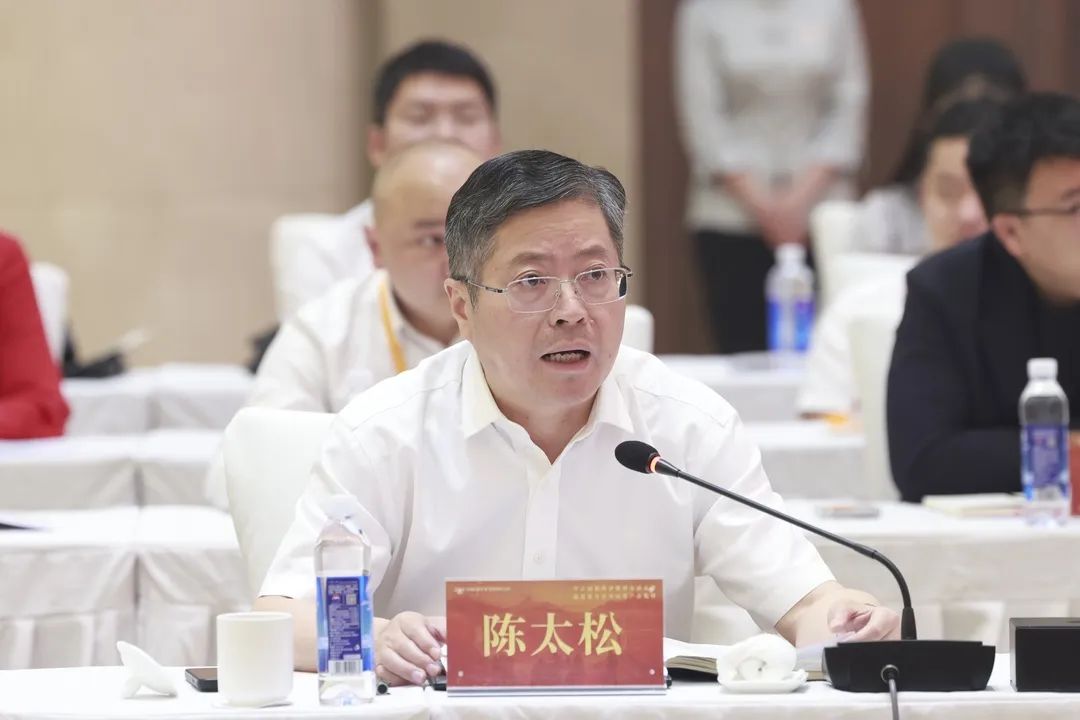 各酒企代表作主旨发言