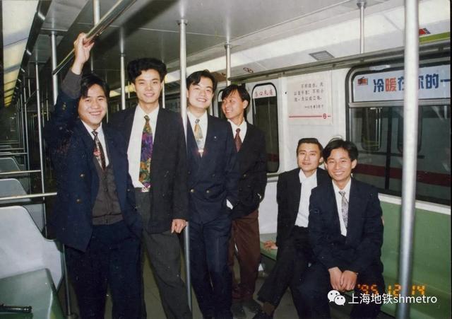 上海地铁第一代列车司机