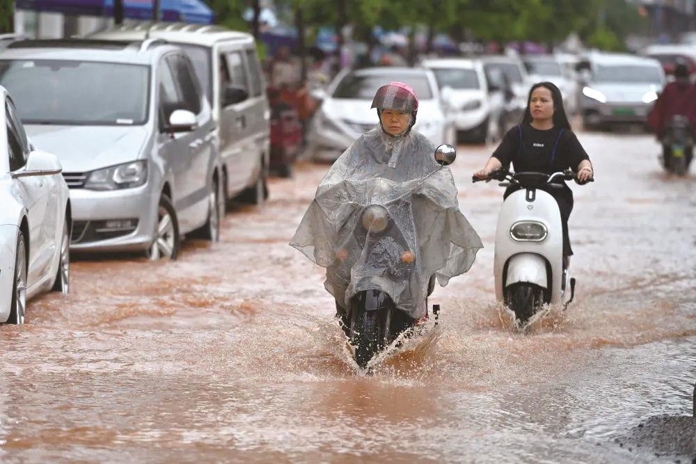 这是位于湖北咸宁的中国气象局长江中游暴雨监测野外科学试验基地布设